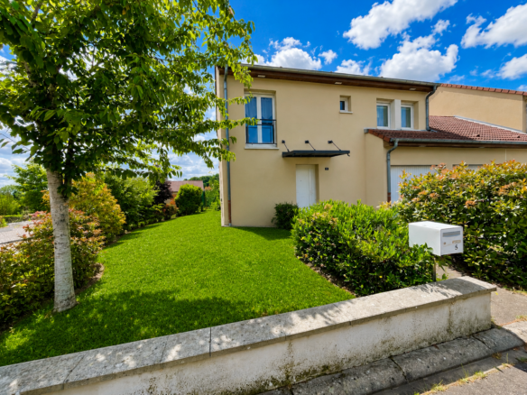 Maison familiale à vendre à Lorry-lès-Metz – 4 chambres – Terrain de 737 m² – Double garage