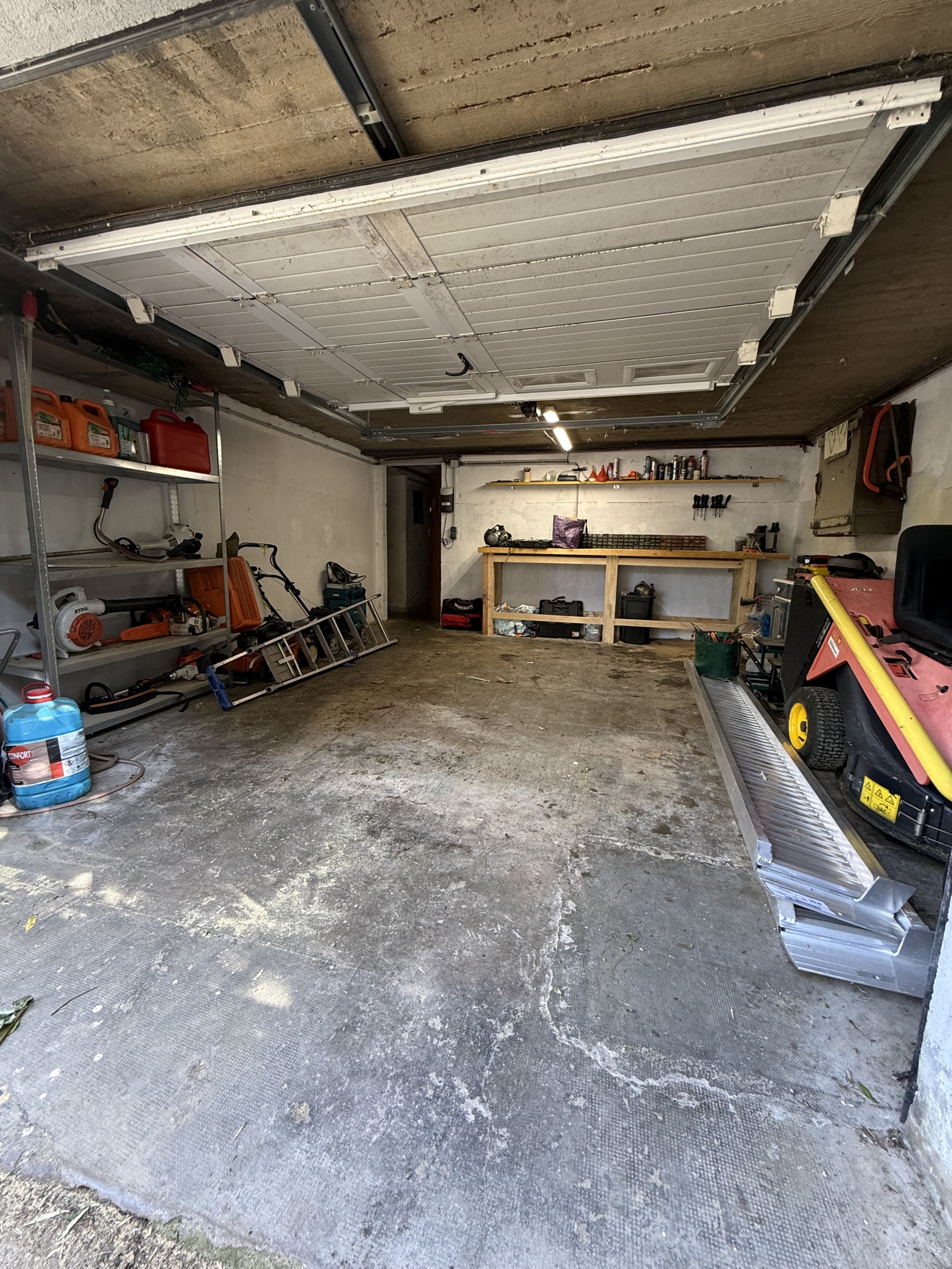 Appartement T3 à vendre à Lorry Les Metz ; 97 m² avec balcon, garage, caves, combles et terrasse  aménageables…